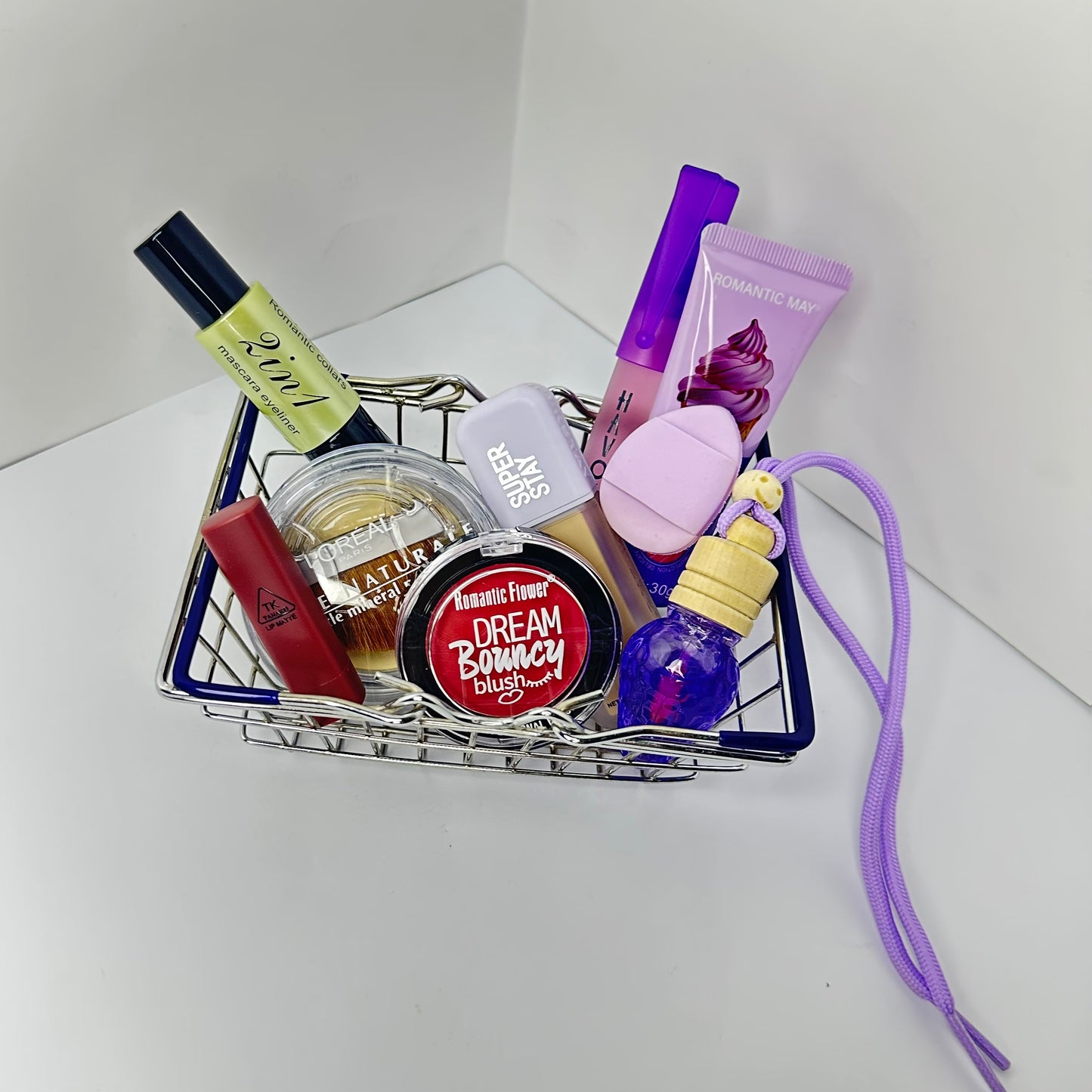Everyday go to handbag mini makeup pouch