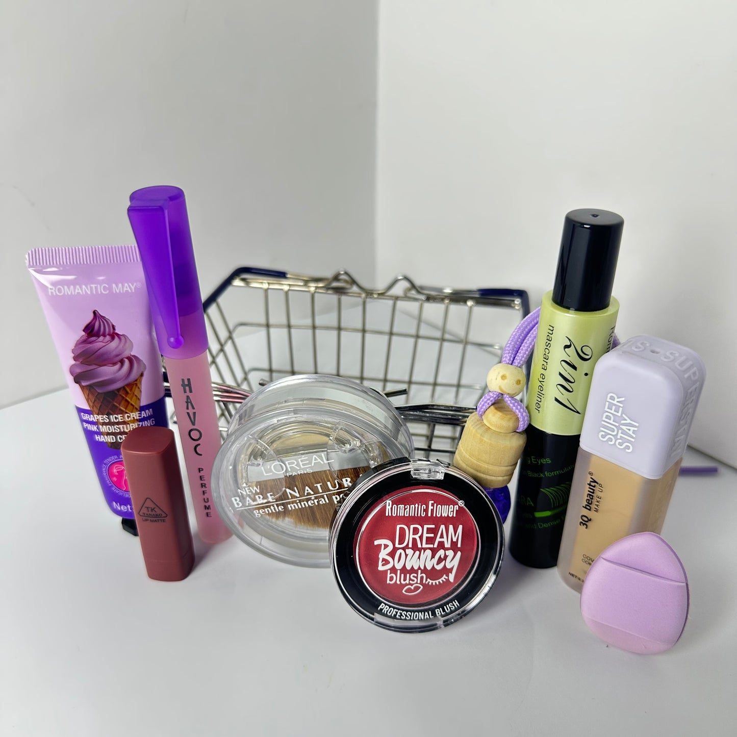 Everyday go to handbag mini makeup pouch